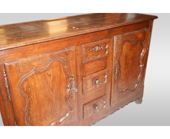 Credenza provenzale in legno di castagno del 1800 con intagli