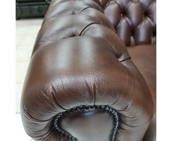 Poltrona chesterfield club inglese originale nuova in pelle marrone 