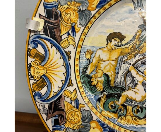 Antico grande piatto maiolica Napoli – Nettuno . Carlo Mollica cm 41 