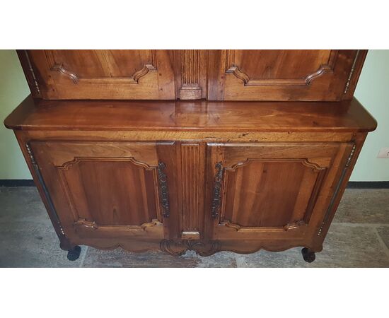 Credenza in legno di noce