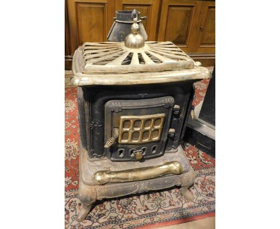  DARS637 - Stufa Parlor Stove in ghisa e ottone, misura cm L 60 x P 50 x H 87