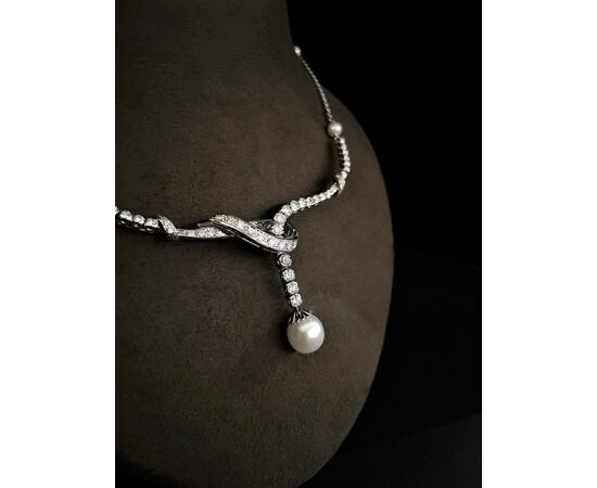 Collana  con  Perla  e  Diamanti  2.5 ct. 