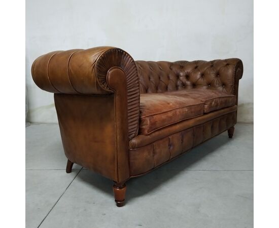 Divano 2 posti Chesterfield club vintage originale in pelle marrone cognac degli anni '70