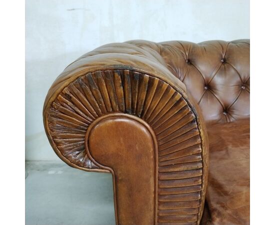 Divano 2 posti Chesterfield club vintage originale in pelle marrone cognac degli anni '70