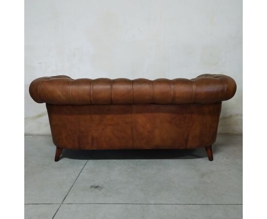 Divano 2 posti Chesterfield club vintage originale in pelle marrone cognac degli anni '70