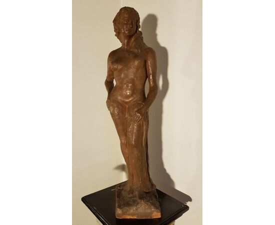 Scultura in terracotta raffigurante Nudo femminile