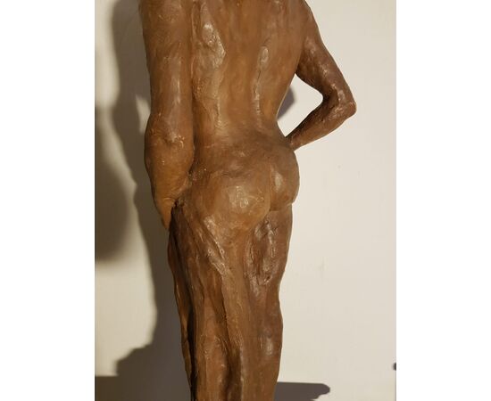 Scultura in terracotta raffigurante Nudo femminile