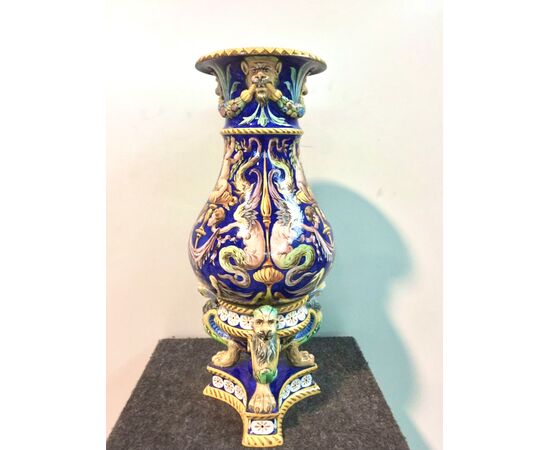 Majolica vase with four lion feet with a quatrefoil base with Raphaelesque, grotesque and masks decoration.Ginori manufacture.     