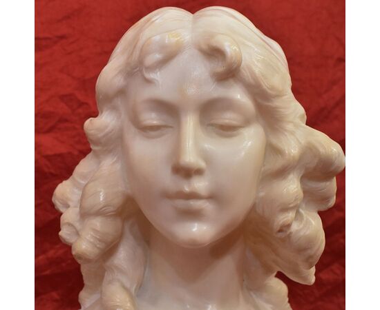 SCULTURE ANTICHE IN MARMO, SCULTURA ANTICA DI DONNA, BUSTO FEMMINILE DI RAGAZZA, XIX. (STMA 88)