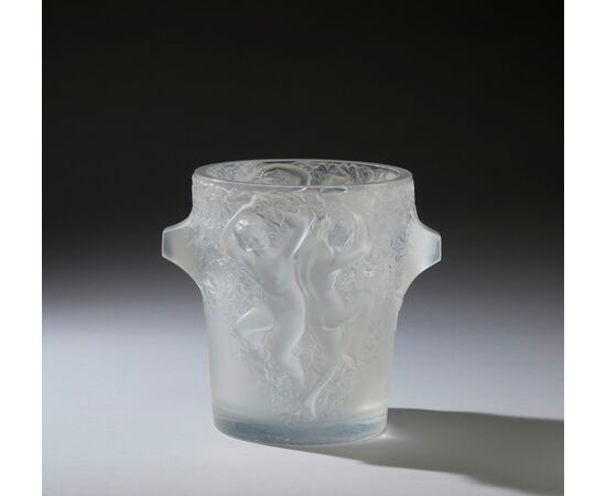 Marc Lalique (Parigi 1900-1977)  Ganimede, 1955  Vaso porta ghiaccio per champagne