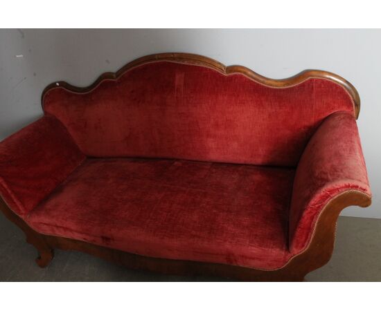 Antico divano Luigi Filippo 1850  noce  elegante. Velluto rosso . Mis L 193 x 68 