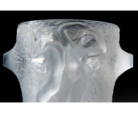 Marc Lalique (Parigi 1900-1977)  Ganimede, 1955  Vaso porta ghiaccio per champagne