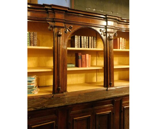 LIB152 - Libreria in legno di noce, misure cm L 251 x H 212 x P 63  