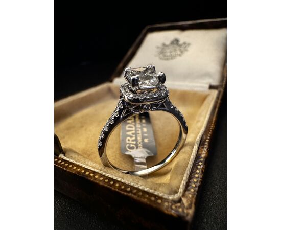 Anello  con  Diamante  taglio  Principessa  0.70  ct.