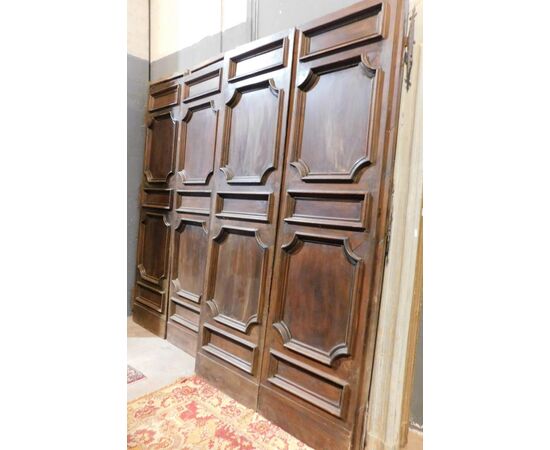  PTS860 - N. 2 porte in legno di noce, misure massime cm L 147 x H 265 x P 4