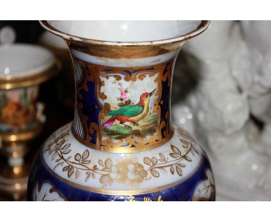 Vaso Francese in Porcellana del 1800 Decorato a motivo Floreale