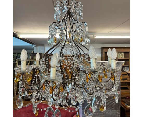 Antico  e bellissimo Lampadario Chandelier  in cristalli 10 Luci a più Livelli . Mis diametro cm 70  h cm 80 