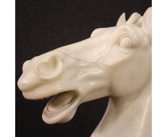 White marble sculpture head of a horse from the 20th century