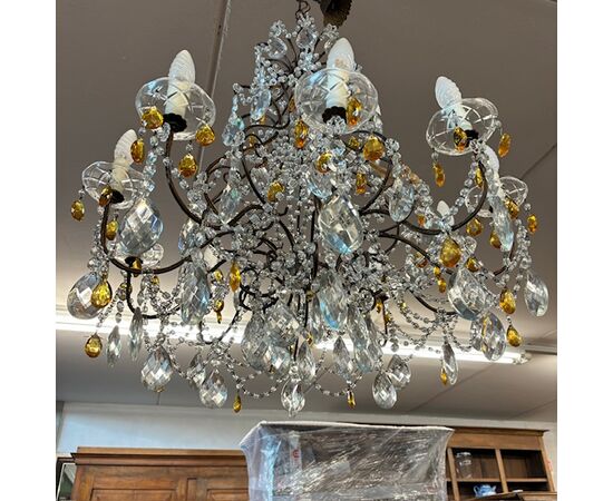 Antico  e bellissimo Lampadario Chandelier  in cristalli 10 Luci a più Livelli . Mis diametro cm 70  h cm 80 