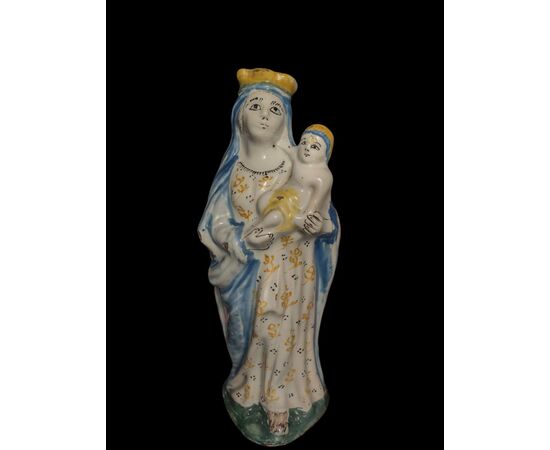 Madonna col Bambino in ceramica policroma Francia XVIII secolo 