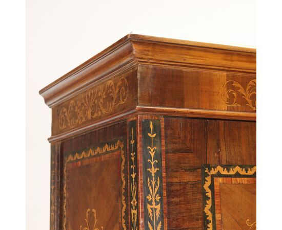 Credenza Intarsiata in Stile Neoclassico Italia Metà XX Secolo