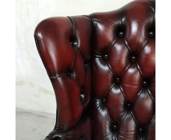 Poltrona inglese chesterfield modello bergere originale vintage in pelle rosso bordeaux anticato 