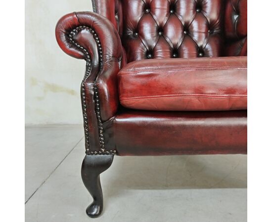 Poltrona inglese chesterfield modello bergere originale vintage in pelle rosso bordeaux anticato 