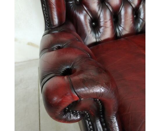 Poltrona inglese chesterfield modello bergere originale vintage in pelle rosso bordeaux anticato 