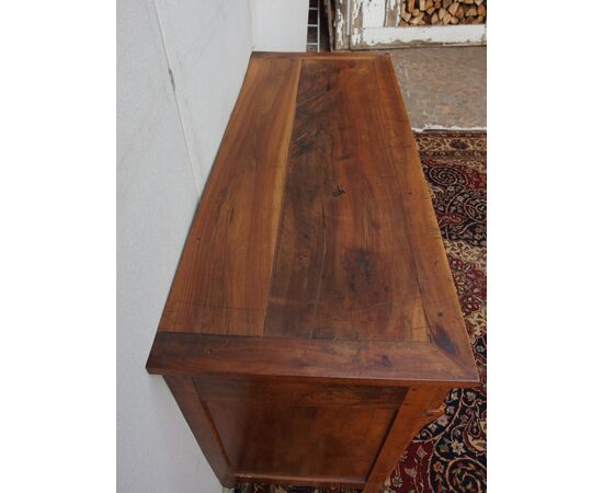 CREDENZA A DUE PORTE E TRE CASSETTI CON LASTRONATURA IN NOCE STILE IMPERO EPOCA 800 cm L 146xP59xH95