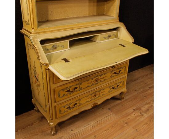 Venetian trumeau in lacquered and gilded wood from the 20th century