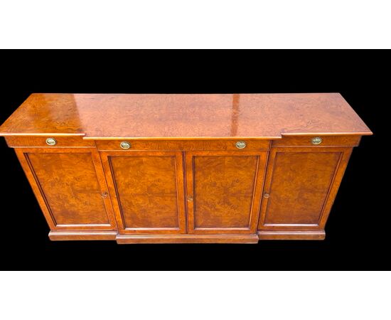 Credenza lastronata in radica di olmo.