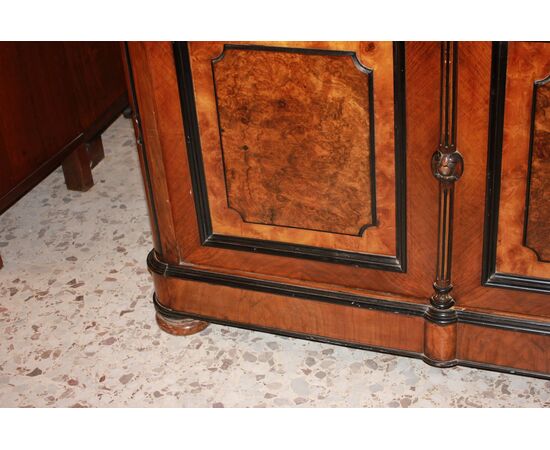 Credenza Piattaia stile Luigi Filippo in Legno di Noce e Radica