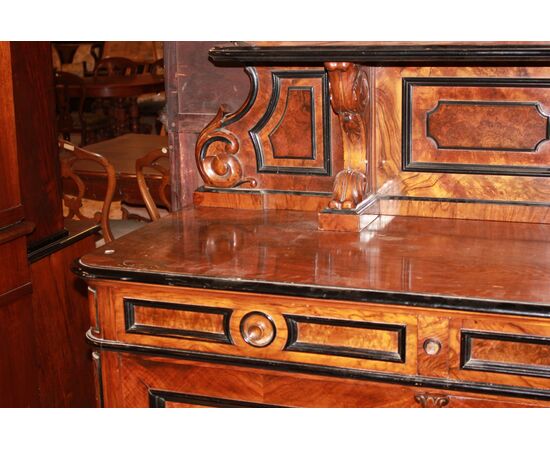 Credenza Piattaia stile Luigi Filippo in Legno di Noce e Radica