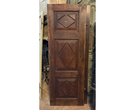  PTS865 - N. 2 porte in legno di noce, misure cm L 71 x H 201 