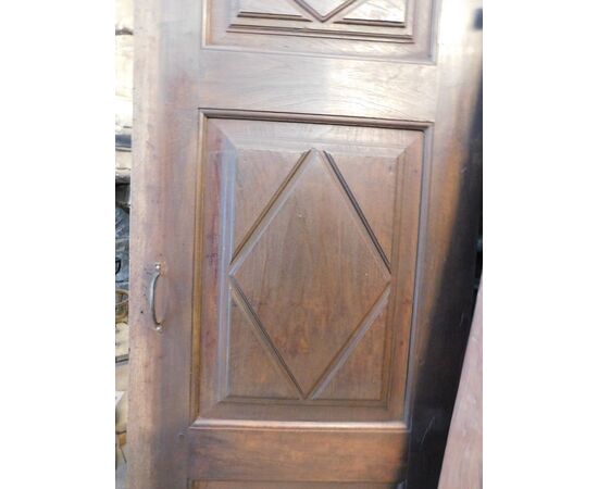  PTS865 - N. 2 porte in legno di noce, misure cm L 71 x H 201 