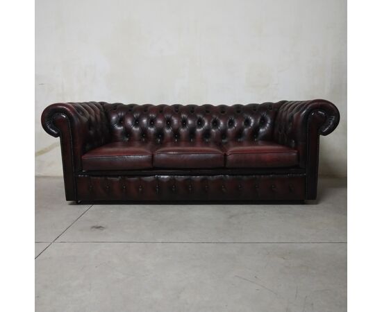 Noleggio di divani e di poltrone chesterfield inglesi vintage e di articoli di antiquariato 