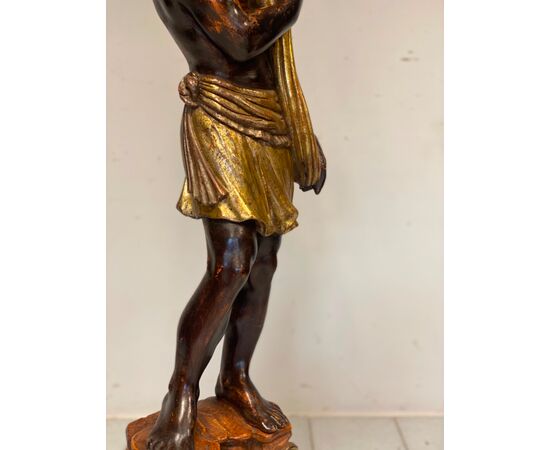 Moro di Venezia scultura in legno scolpito  laccato dipinto e dorato epoca 800 . H 175 cm 