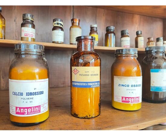 98 Bottiglie da farmacia in vetro soffiato