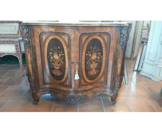 Credenza mossa intarsiata