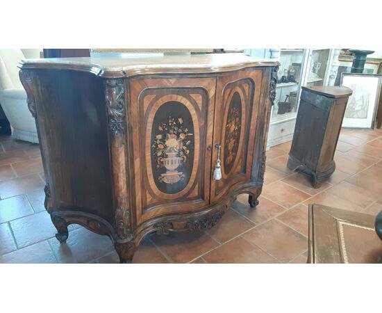 Credenza mossa intarsiata