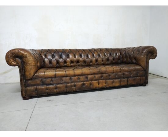 Divani e poltrone chesterfield inglesi originali 