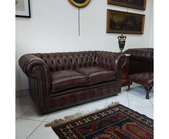 Divani e poltrone chesterfield inglesi originali 