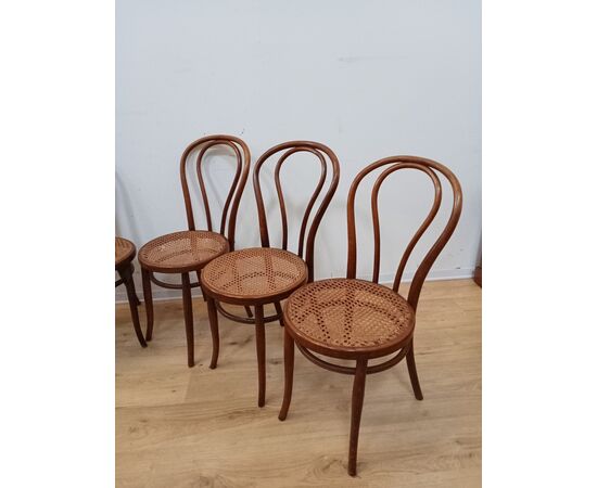 Gruppo sei sedie tipo thonet in faggio con seduta in paglia di Vienna-primi '900