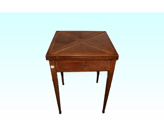 Antico tavolino da gioco stile Vittoriano del 1800 a fazzoletto