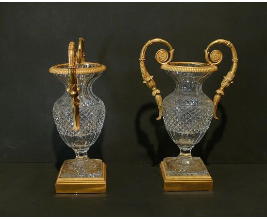 Coppia di vasi in cristallo e bronzo dorato del XIX secolo