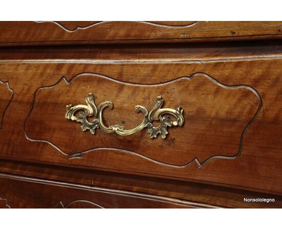 Louis XV chest of drawers in walnut Parmesan