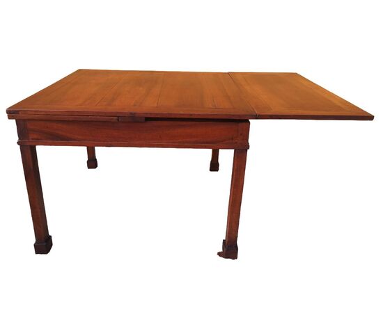 Emilian Empire extendable pull table in walnut     