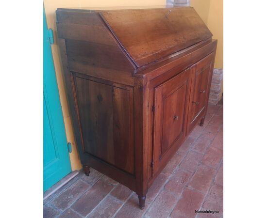 Credenza Madia Ribalta Luigi XVI-Diretorio in noce Parmigiana