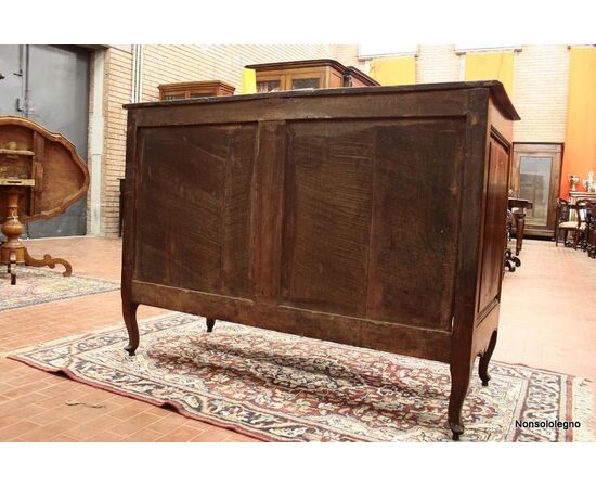 Louis XV chest of drawers in walnut Parmesan