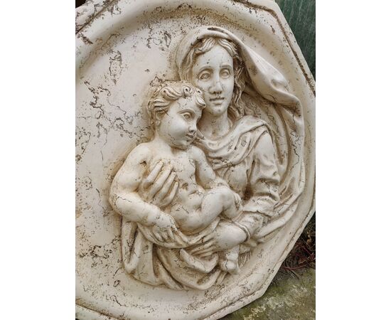 Medaglione ottagonale in marmo Biancone di Asiago - Madonna col bambino - 73 x 73 cm - Venezia